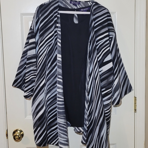 Three piece pantsuit. - Picture 4 of 4